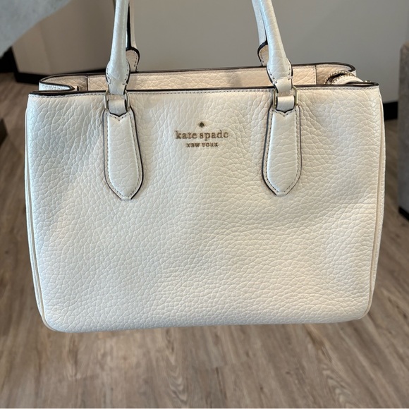 kate spade Handbags - Kate Spade large Leighton satchel ‼️please get rid of it‼️